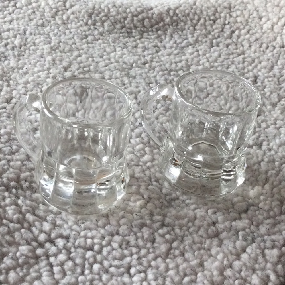 Pair of mug shot glasses made by federal company USA